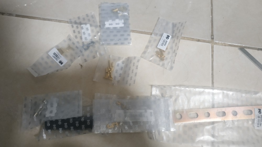 Skun-sekun-terminal Kabel Gepeng Male-cowo-laki Kuningan Besar 6 6x24