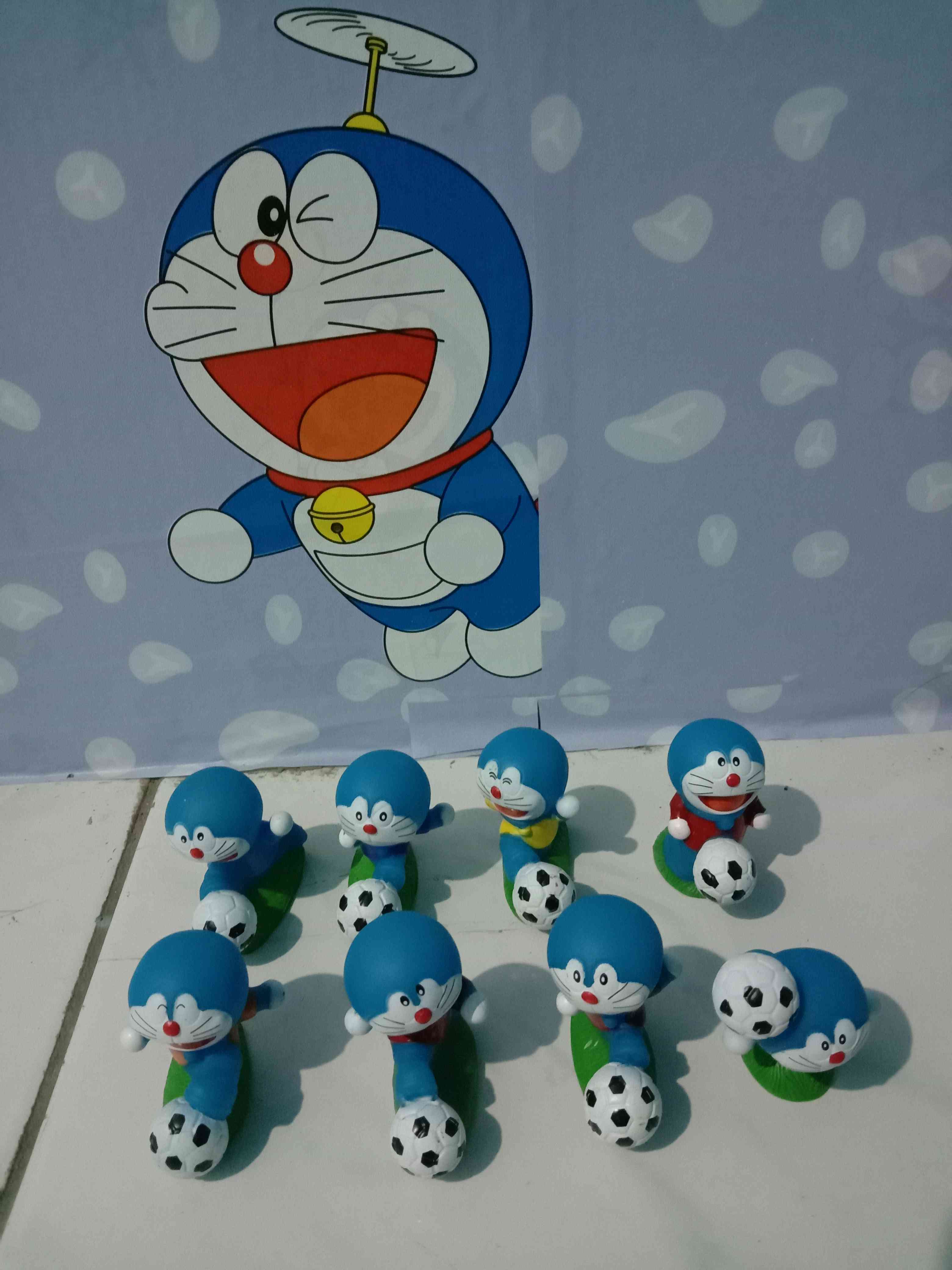 8pcs/set Doraemon Bola Figure Topper Kue Pajangan Kue 5.5cm