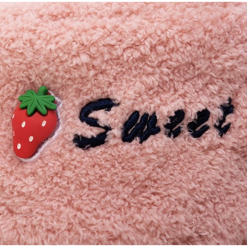 7 tahun keatas Topi Bucket Anak Model Sweet Strawberry Bahan Lembut Tanpa Tali