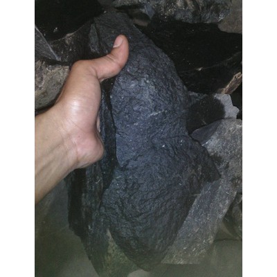 Bahan/Rough Black Jade Aceh Tembus dan Nempel Magnet