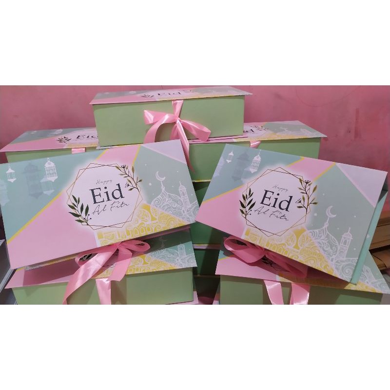 Box kue kering eid Mubarak