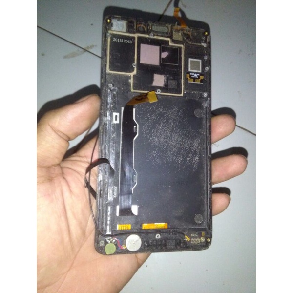 LCD TS LENOVO A7000/A7000A.mnus ts retak lcd bagus