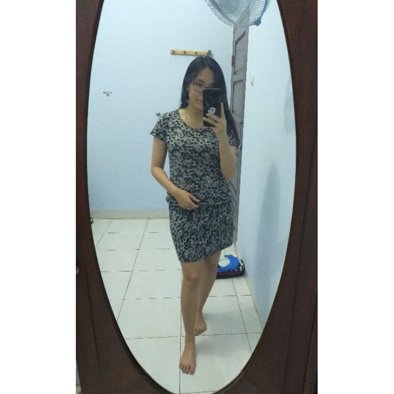 Preloved Dress Motif Bunga Kecil