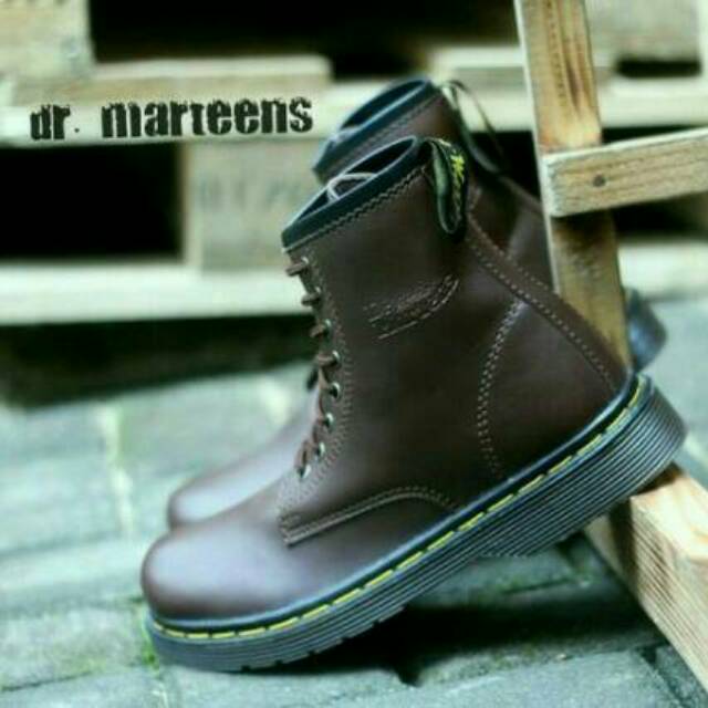 DISKON! Sepatu BOOT DOCMART DR. Martens 8 hole/lubang/pria wanita(kulit sintetic)