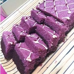 

Belia - Brownies Kukus - Lapis Blueberry