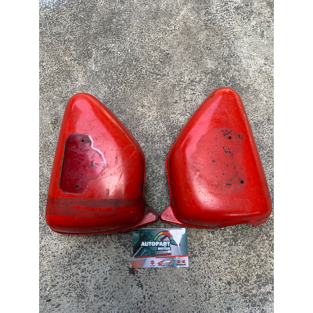 Tepong kanan kiri bok tutup aki Honda Cb100 cb125 original murah