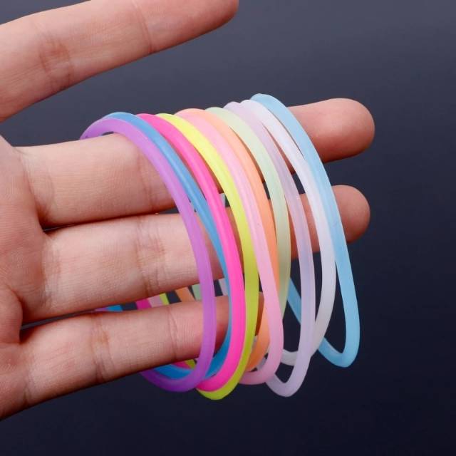 Gelang Tangan Karet Unik Glow in the Dark Gelang Bercahaya isi 5pcs Random-5