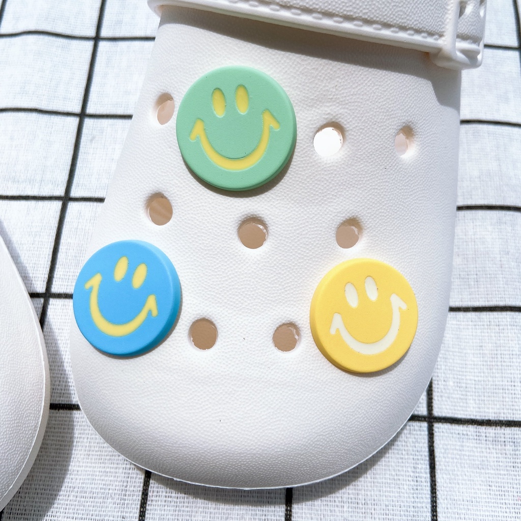 Charms Crocs Jibz Untuk Aksesoris Sepatu Wanita#Mainan Action Figure Seri Smiling Face Warna-Warni