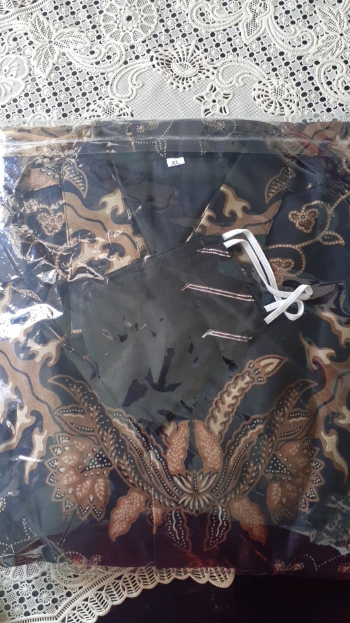 Gareng Warna Dasar Hitam Batik Pria Lengan Panjang Full Furing Batik Katun Solo