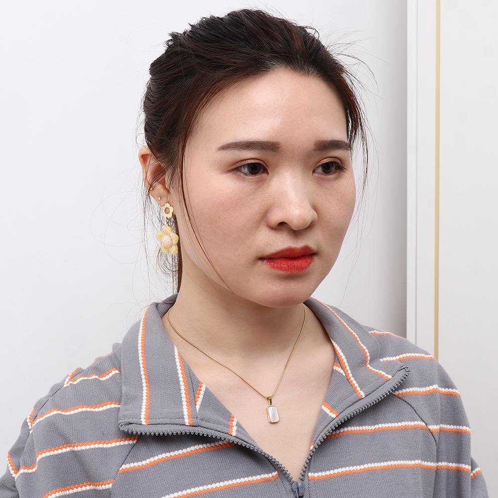 Solighter Kalung Liontin Halus Minimalis Persegi Panjang Geometric Square
