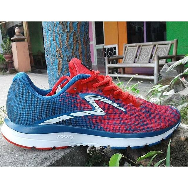 Sepatu Running Specs Road King II red