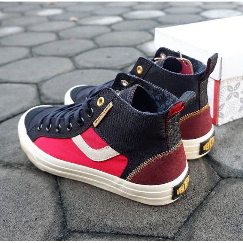 [BEST SELLER] TERMURAH VENTELA X NEVER TOO LAVISH YANG AYAM SANG SEKERTA HIGH ORIGINAL