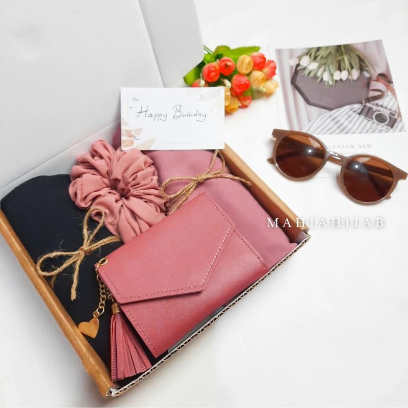Hampers Hijab Pashmina Babydoll / Paket Gift hadiah murah / Kado Ulang tahun , pernikahan , annivarsary , wisuda