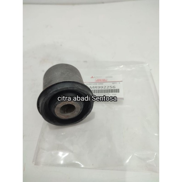 BUSHING LOW ARM BUSHING SAYAP BAWAH TRITON  PAJERO SPORT MR992256