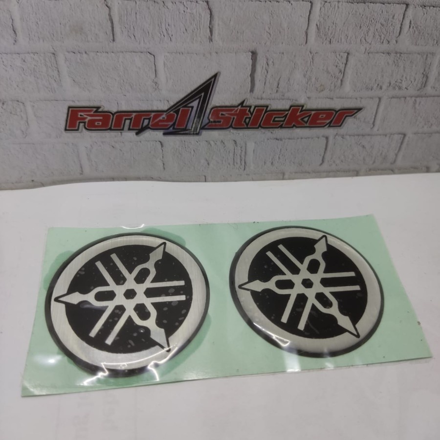 Stiker emblem YAMAHA sticker logo timbul 5 cm sepasang