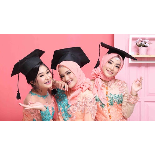 Makeup Rias Wisuda
