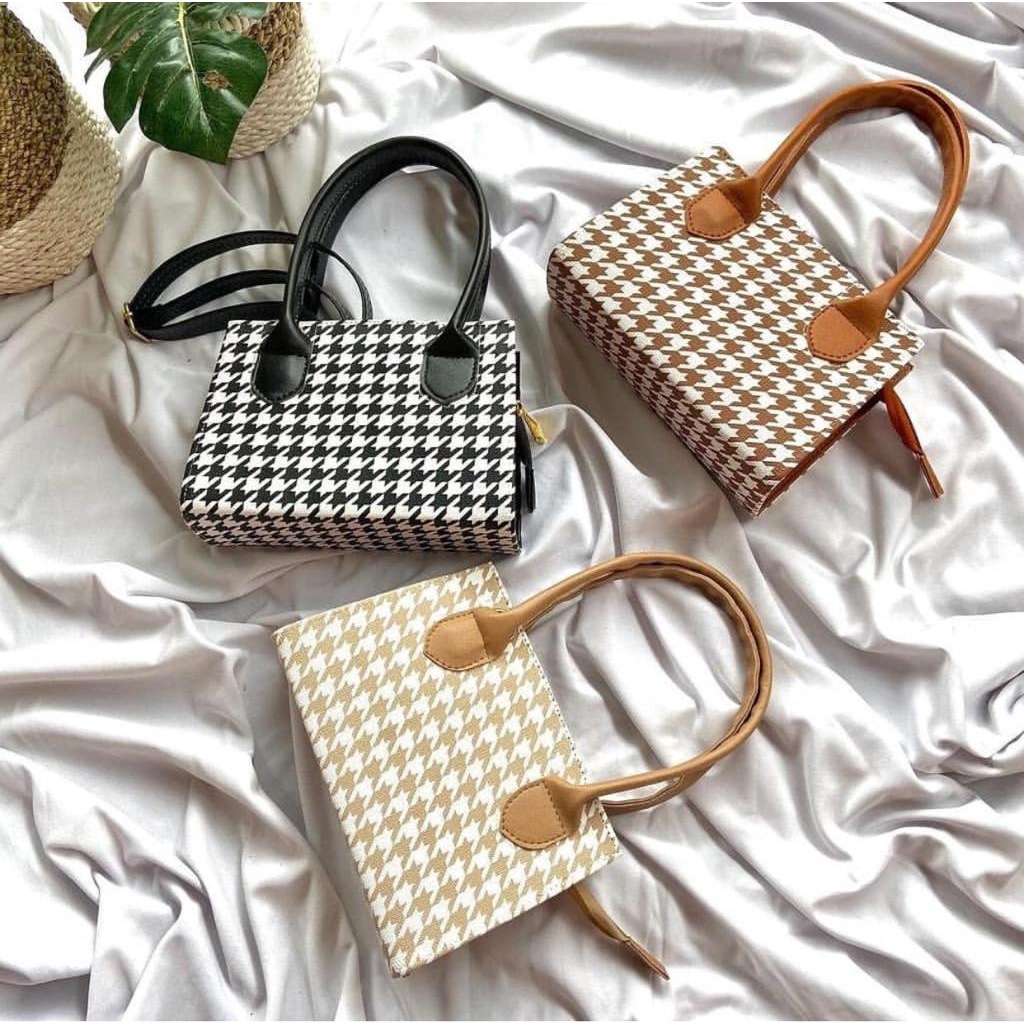 Tas Selempang monokrom