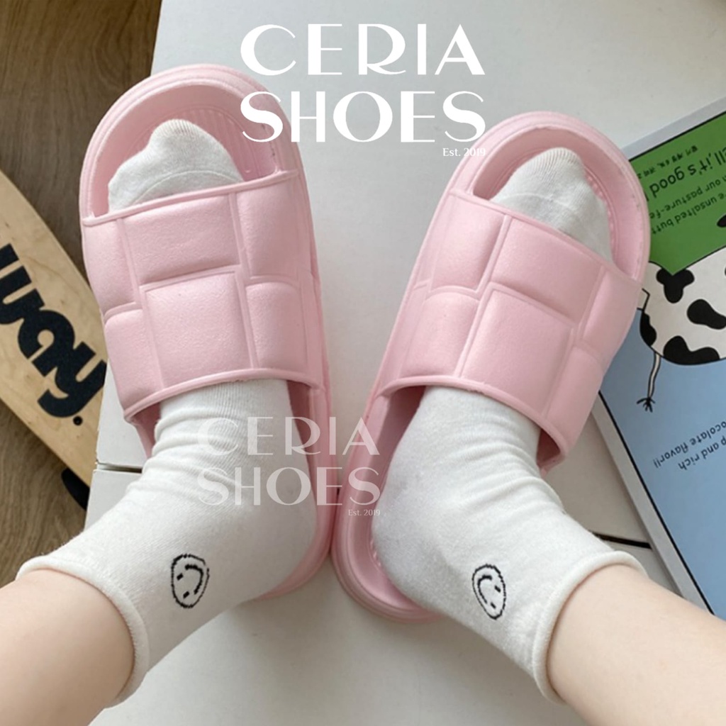 CERIA PVC Sandal Slop Wanita Jelly Korean Import Bahan Rubber Super Soft Ringan Non-slip Sole Square Pattern