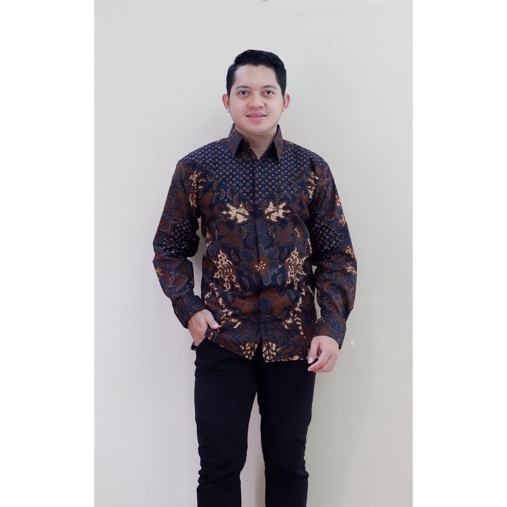 Sekar Truntum KEMEJA BATIK PRIA SOLO LENGAN PENDEK LAPIS FURING ATASAN BATIK PREMIUM MODERN Original Premium Modern Produsen AYAM CEMORO PARAMARTA AJISAKA PEKSI TRUNTUM SINGA SOGAN PUJANGGA MAKA MOON BONDOWOSO PEKSI SELING KRISNAMUKTI ABINAYA HANANGKARA