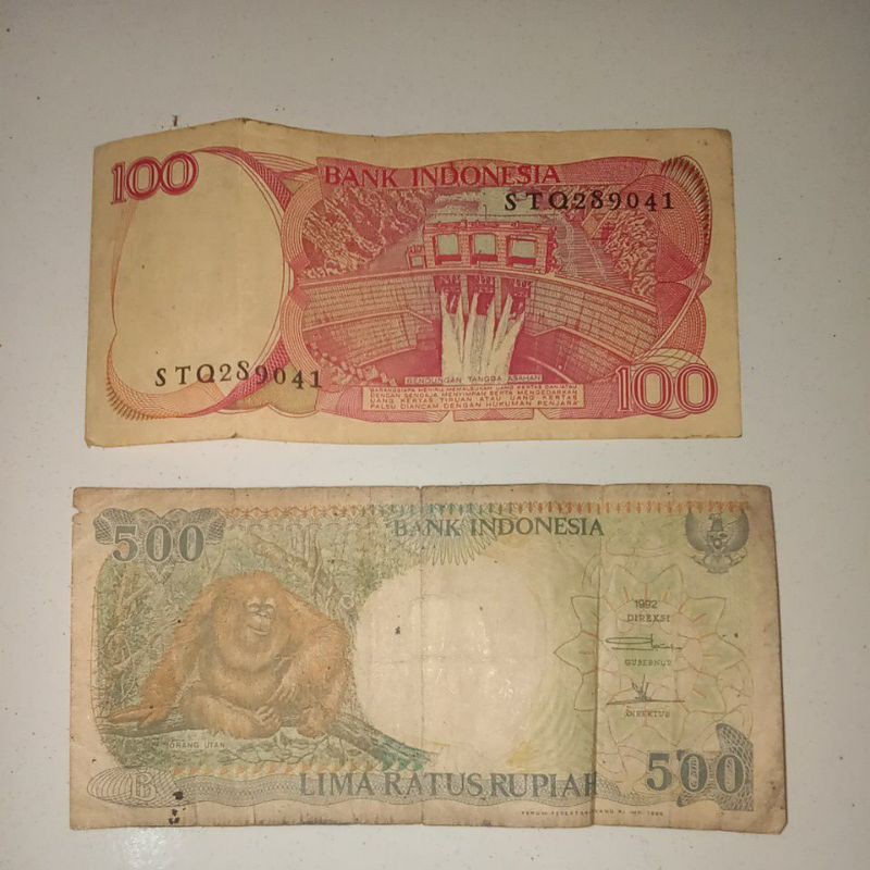 Uang Rp 100,- tahun 1984 + uang Rp 500,- tahun 1992
