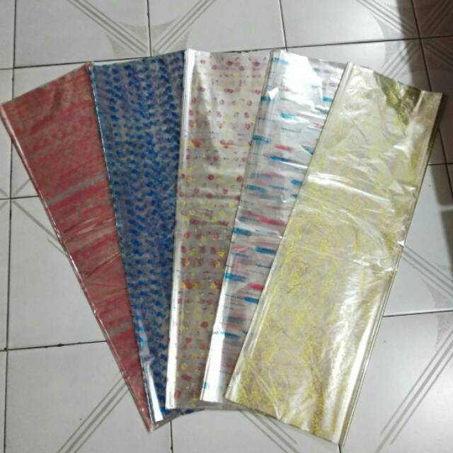 

10 lembar kertas kado plastik