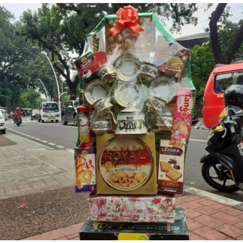 

Hampers Parsel / Parcel Snack Mix Teaset Mewah