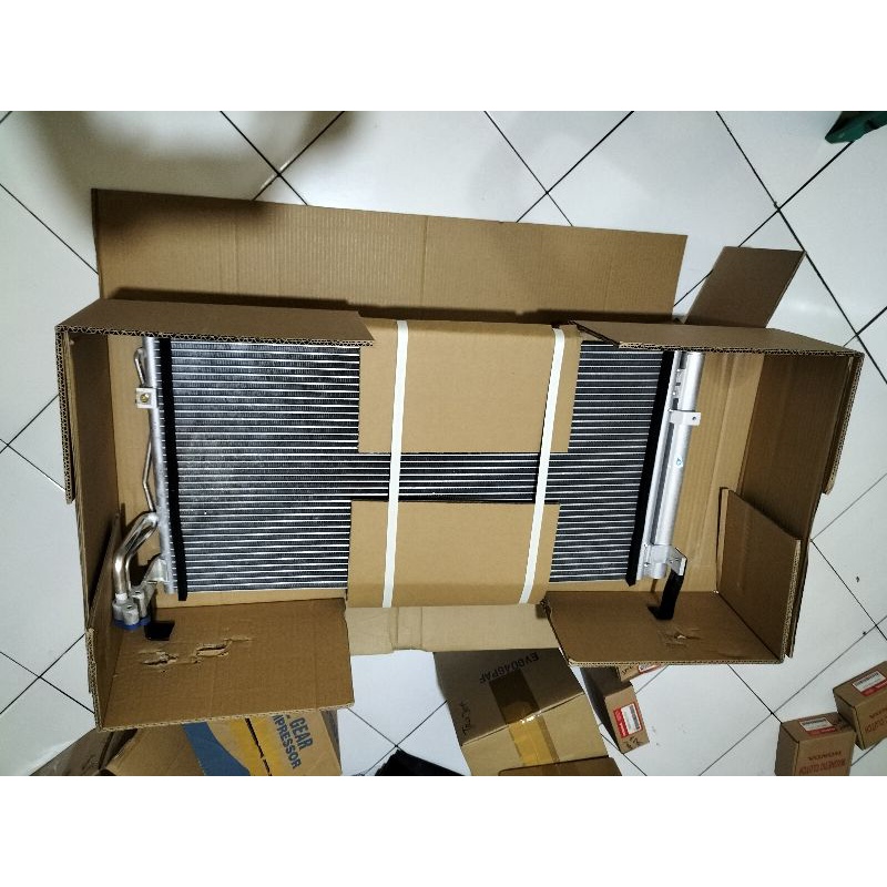 kondensor radiator AC mobil  hyunday hyundai trajet