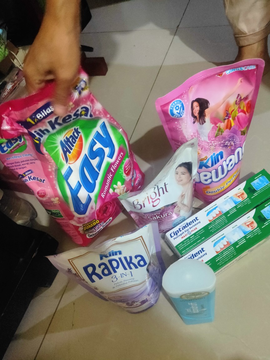 So Klin Rapika Pelicin Dan Pelembut Pakaian 400ml