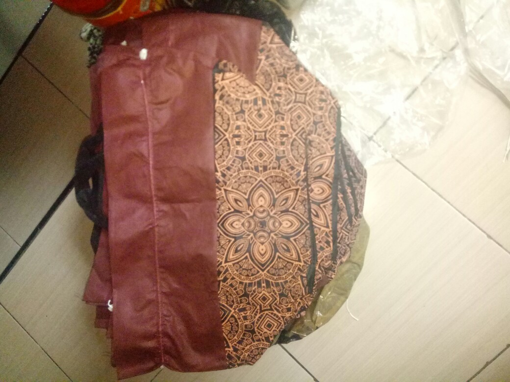 Tas Hajatan Serut Maroon Batik 22