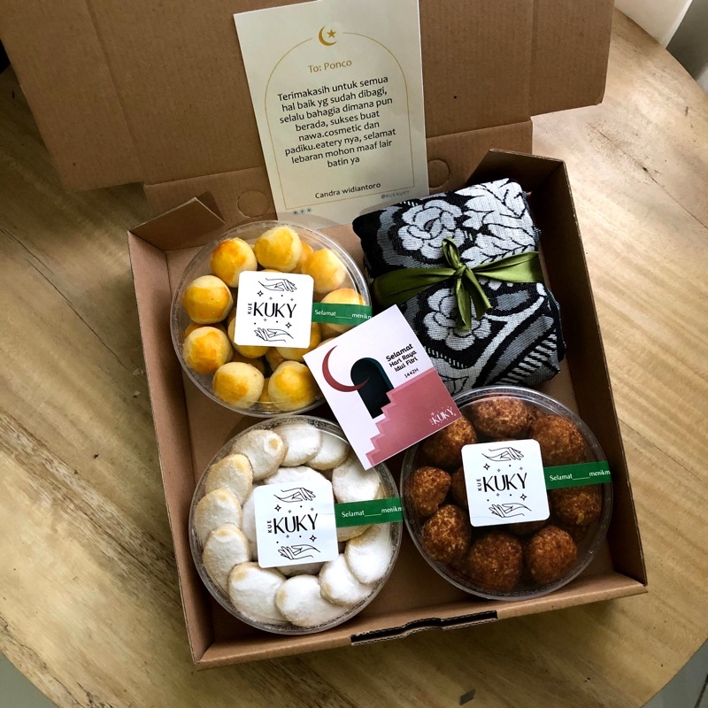 

Hampers Lebaran Kue Kering Sajadah By Kue Kuky