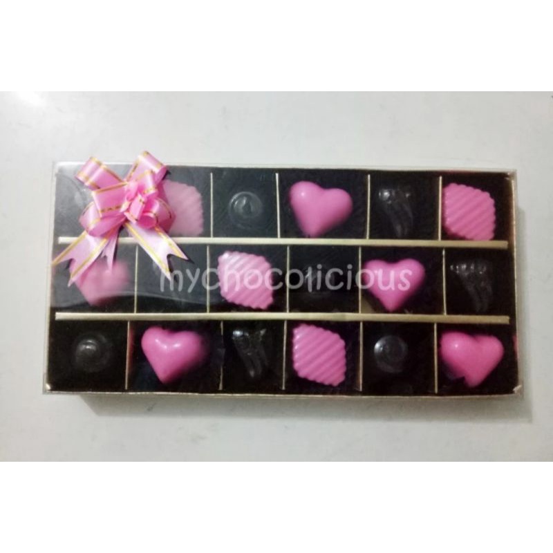 

COKELAT PRALINE KOTAK SEKAT 3x6 (18 PCS)