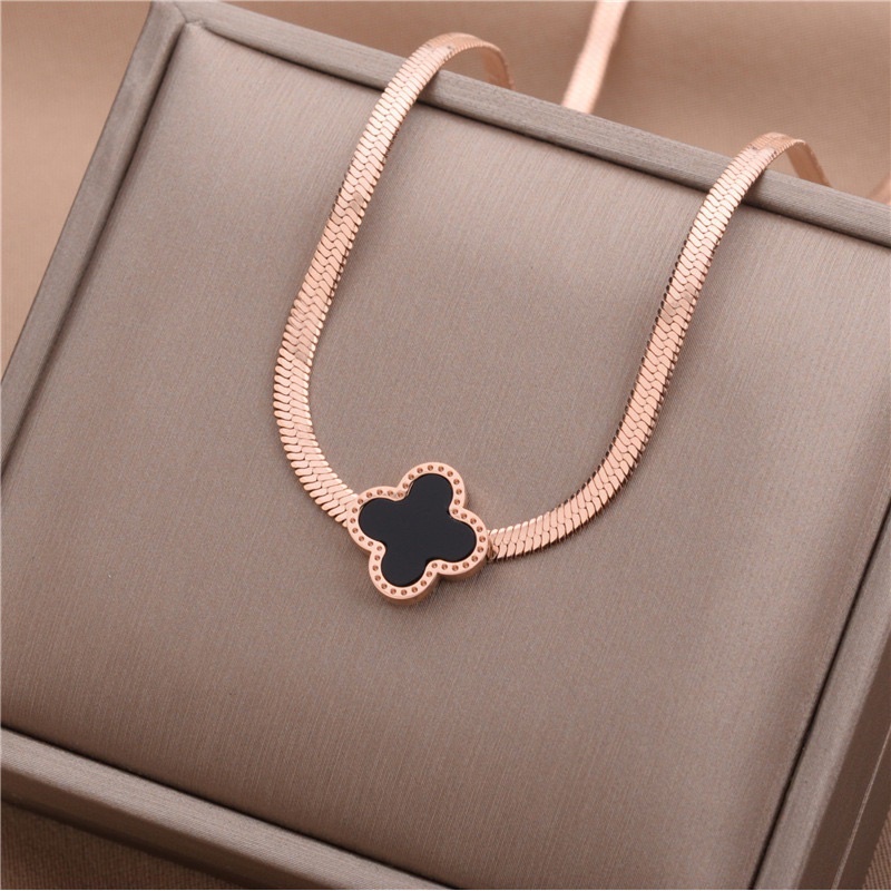 kalung clover titanium pipih