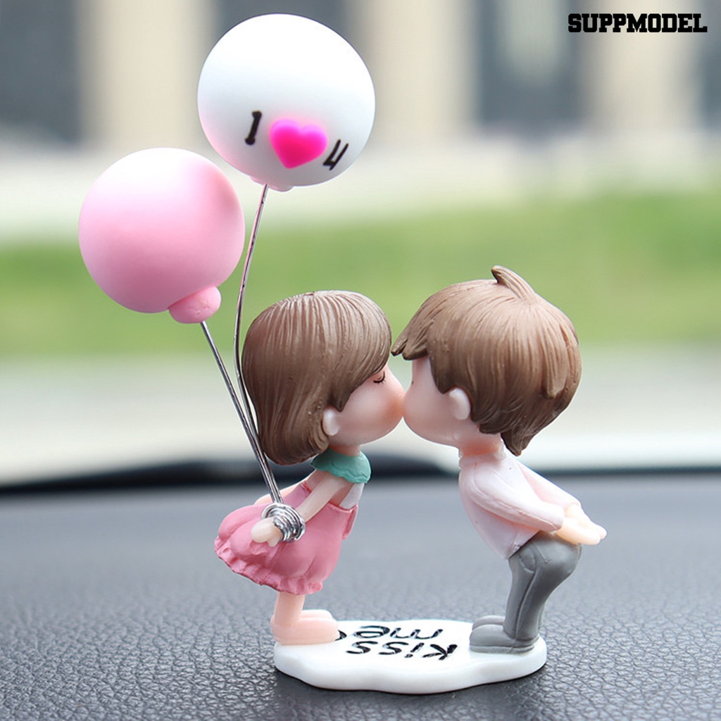 Miniatur Pasangan Berciuman Untuk Dekorasi Mobil