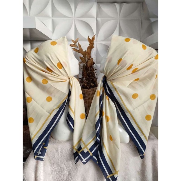 hijab Voal motif vanilla polkadot