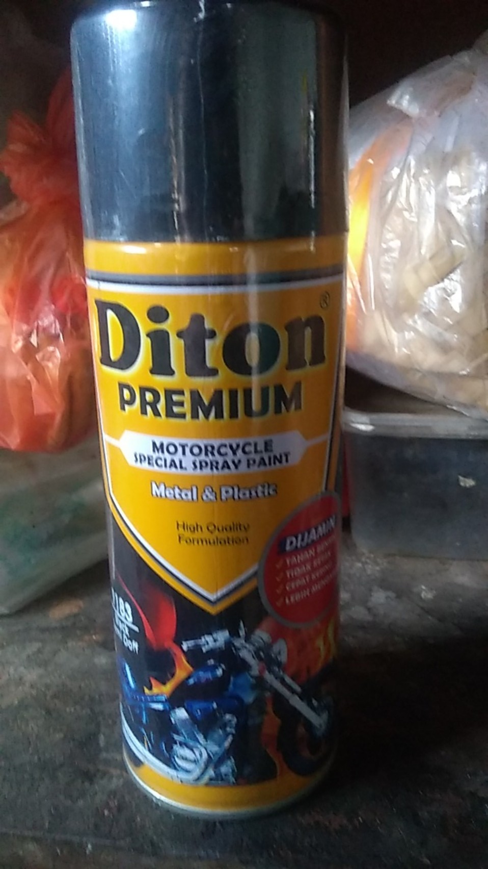 9183 Black Semi Doff<br />diton Premium Cat Semprot Spray Tahan Bensin Dan Tahan Retak Isi 400 Cc