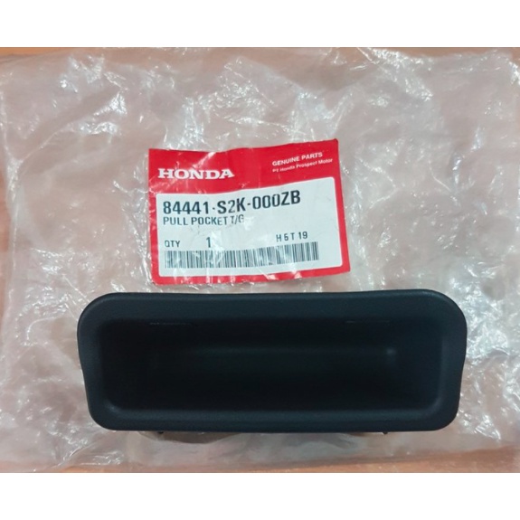 Pull Pocket Tail Gate atau Handle Handel Bagasi Belakang Bagian Dalam Honda Freed Mobilio