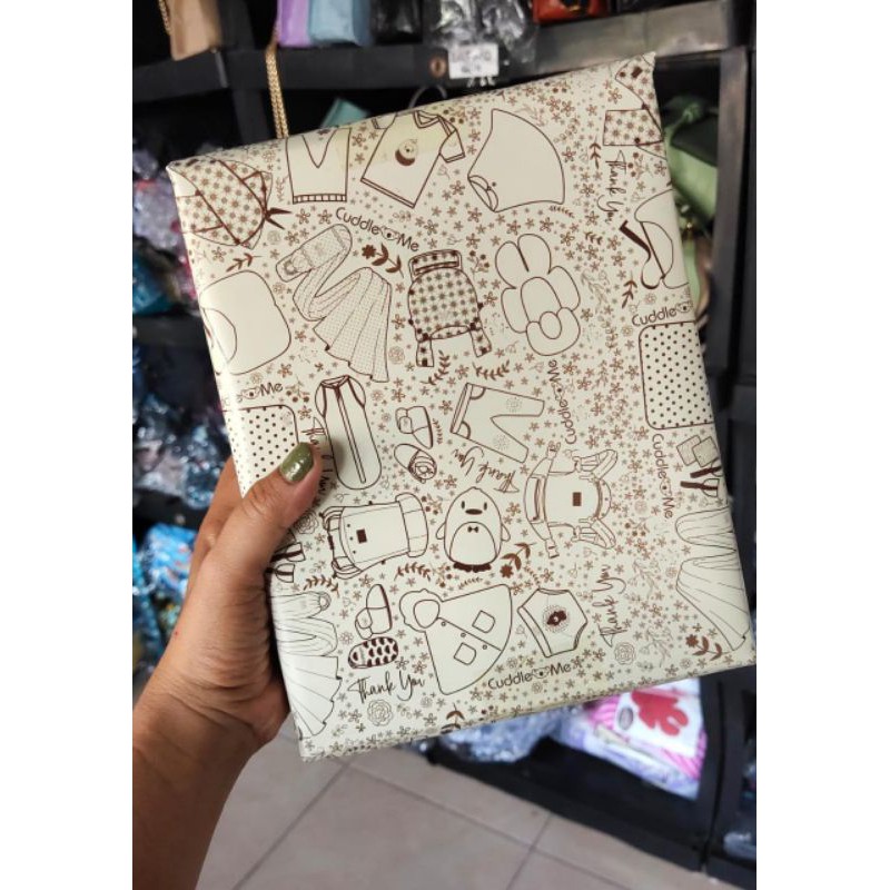 

Kertas Kado Spesial CuddleMe