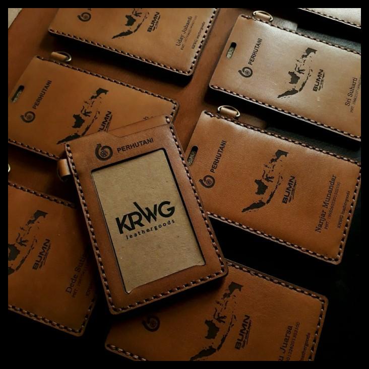 

BEST SELLER !!! NAMETAG / ID CARD / TEMPAT ID CARD / KULIT /CUSTOM TERLARIS