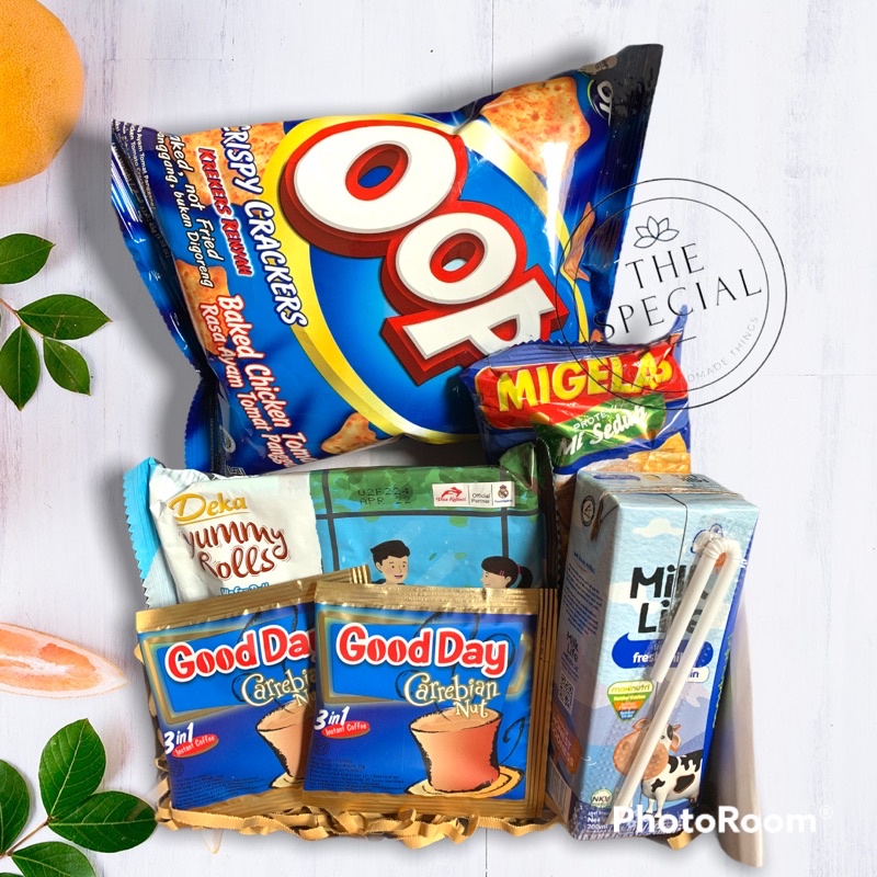 

SNACK BOX / SNACK HAMPERS / SNACK GIFT BOX WISUDA ULANG TAHUN BIRTHDAY / GIFT BOX / SNACK GIFT BIRU