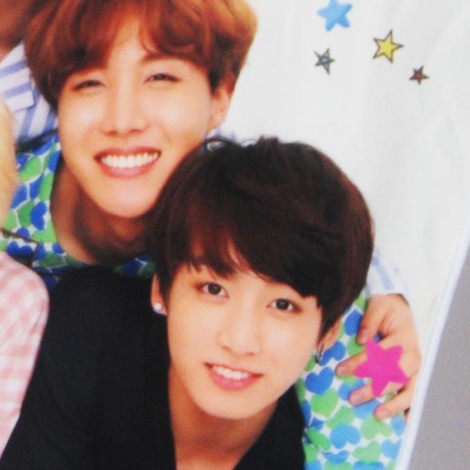 

TERBARU SELIMUT BTS LOVER HADIAH KADO ULANG TAHUN ULTAH READY ( PACKING AMAN )