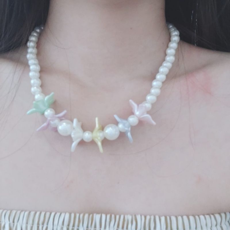 Deandra Flower Pearl Necklace Kalung Mutiara Korea Aksen Kelopak Bunga Warna Warni Korean Pearl Choker Necklace