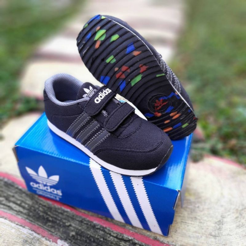 SEPATU ANAK ADIDAS HITAM PREMIUM QUALITY SEPATU ANAK HITAM ADIDAS