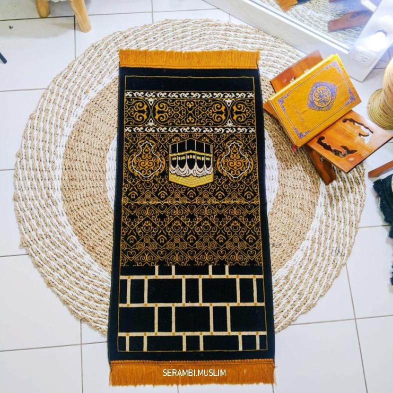 Sajadah Turki Hitam Motif Kiswah Ukuran Sedang Murah