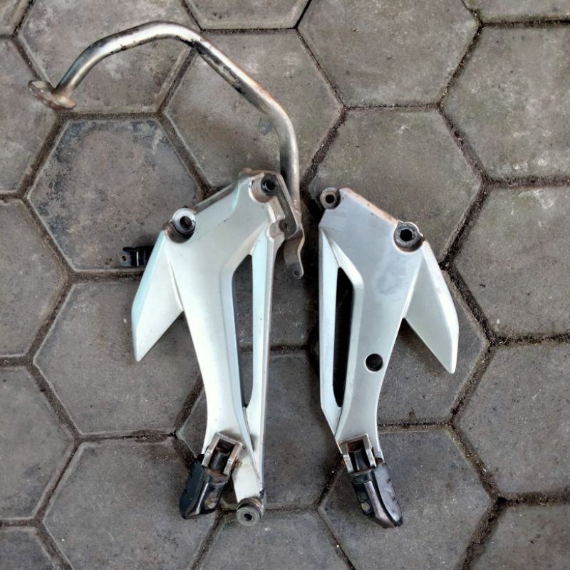 footstep belakang Honda Megapro mono Megapro new original