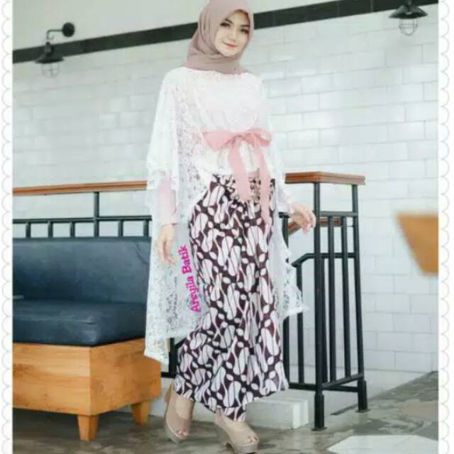 Rok span jarik parang