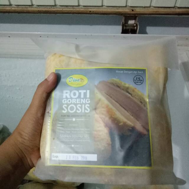 

Roti goreng isi sosis