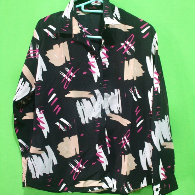 

KEMEJA MOTIF CRAYON