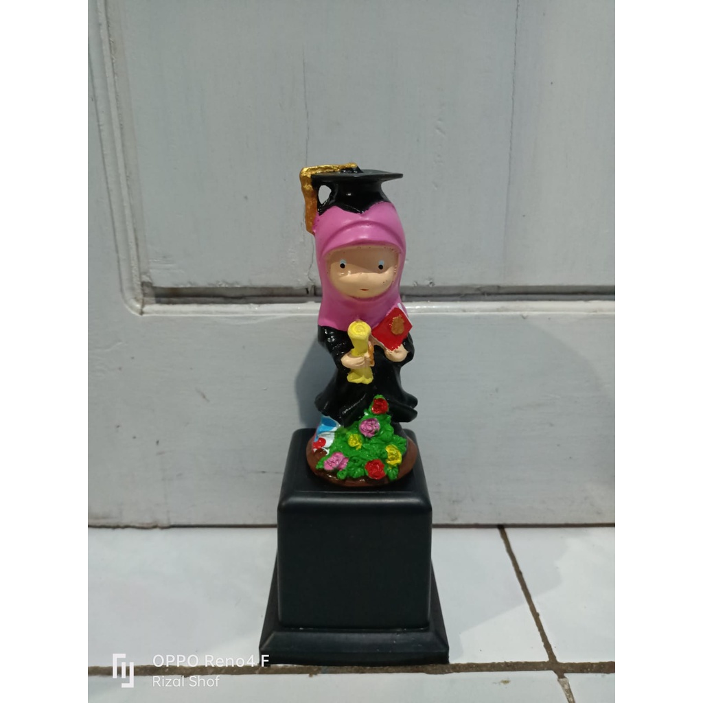 Boneka Wisuda Patung Resin Piala patung wisuda resin Kecil
