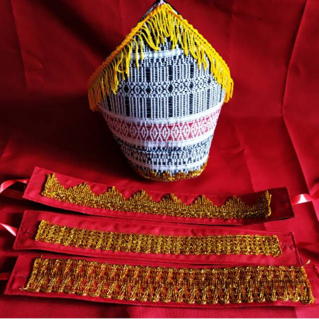 Topi Adat Batak Pucca