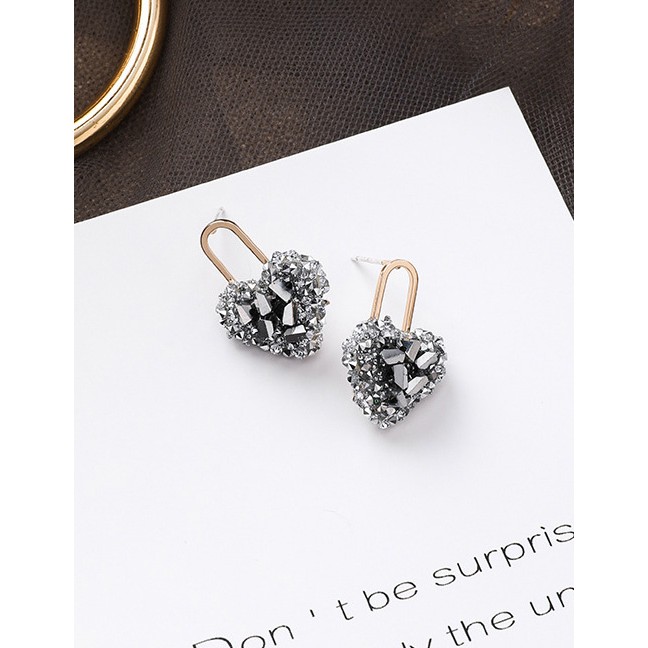 LRC Anting Tusuk Fashion Gun Black 925 Silver Needle Lock Broken Rhinestone Heart Stud Earrings D427